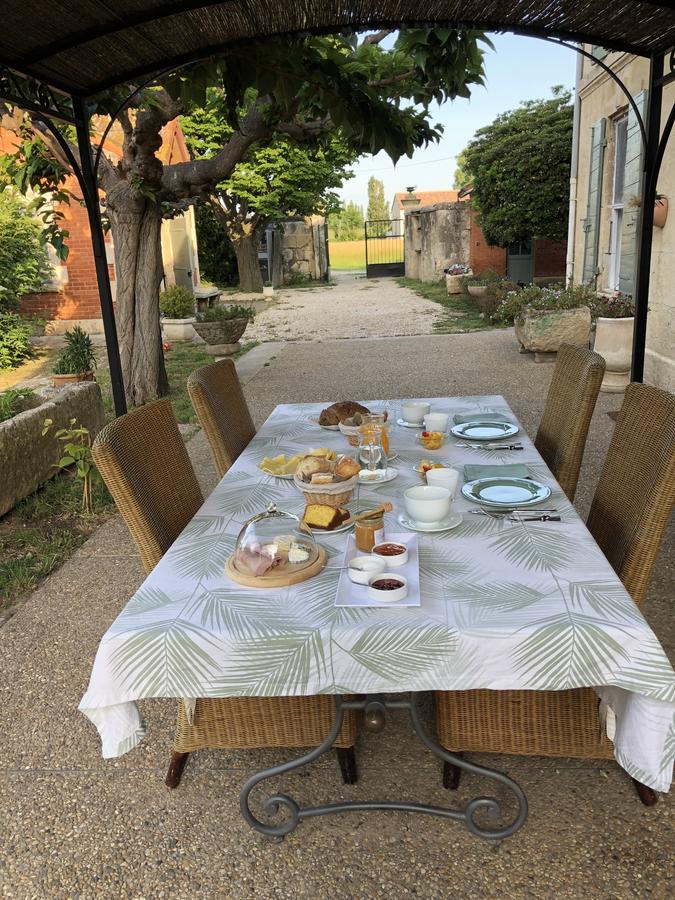 Le Mas Marguerite Bed & Breakfast Arles Exterior photo